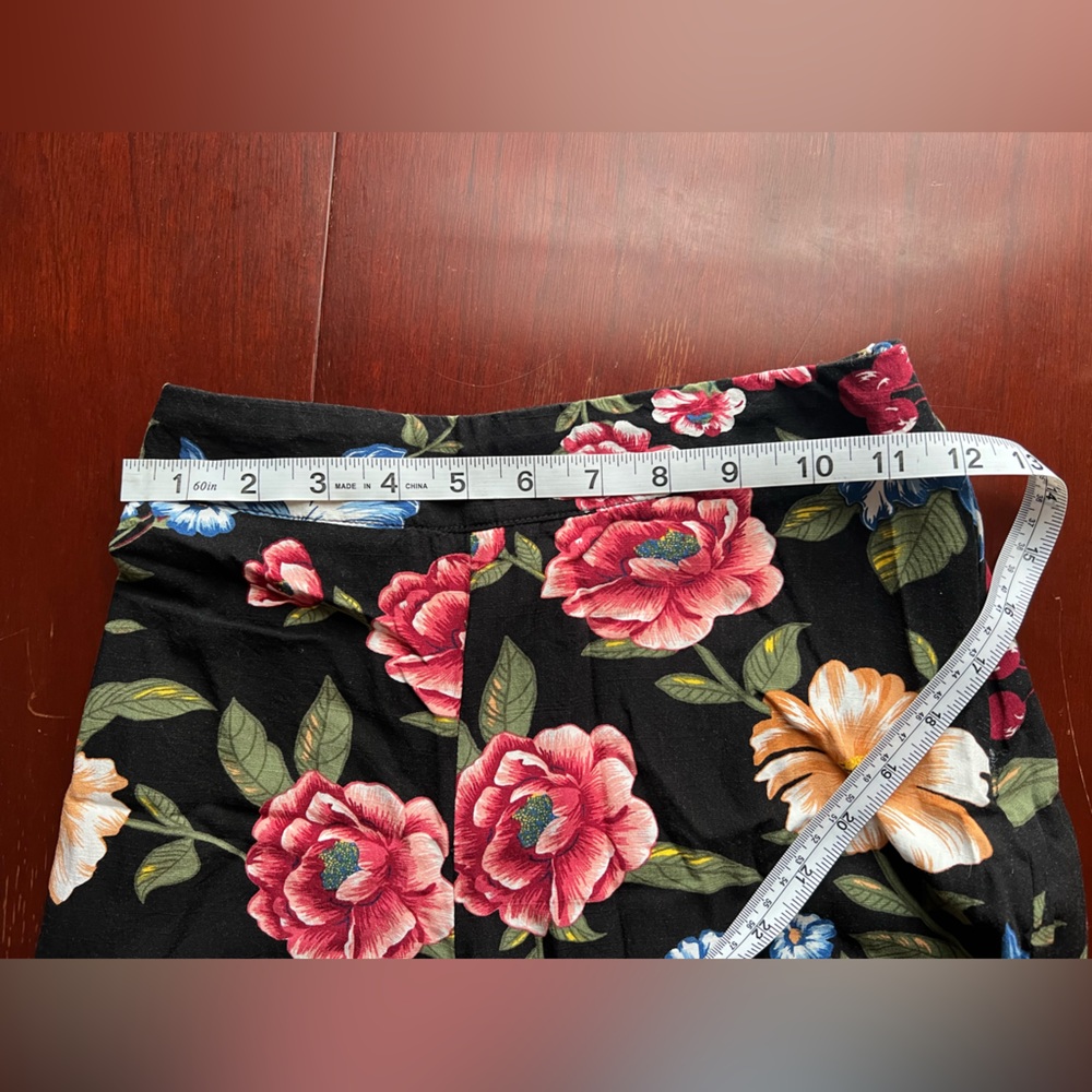 FARM Rio patterned pants, size small - Picture 4 of 6